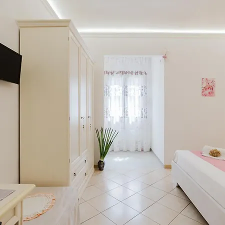 Oda ve Kahvaltı Le Ortensie 4*