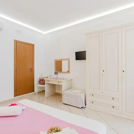 Le Ortensie 3* サン・ヴィート・ロ・カーポ